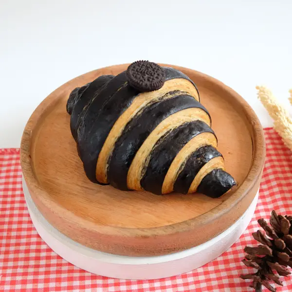 8. Croissant Oreo Cream