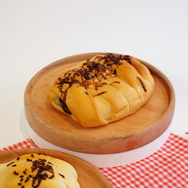 16. Roti Pisang Coklat Keju